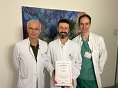 Freuen sich über die Zertifizierungen: Chefarzt Priv.-Doz. Dr. Korff Krause (v.l.) mit den Oberärzten Siymnd Mousa und Dr. Stefan Zarsteck